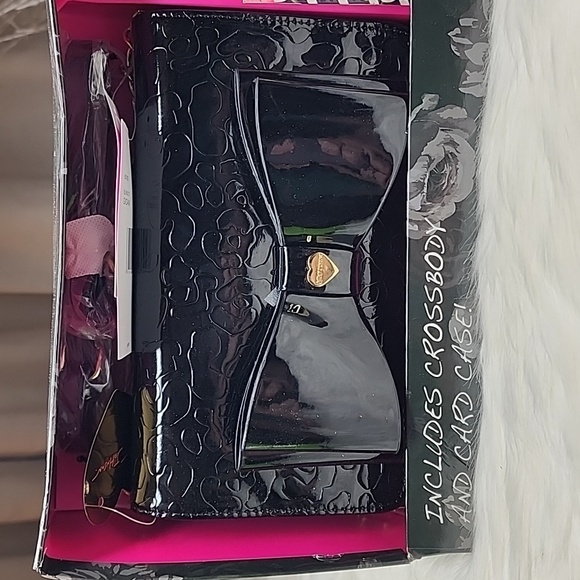 Betsey Johnson Black Leopard w/ Bow Crossbody Purse & Floral Card Case Gift Set - Picture 3 of 16